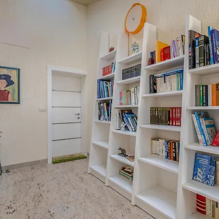 Lovely Apartment In Salatici With Wifi * Salatić