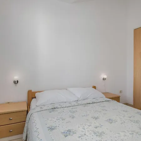 Апартаменты Lovely In Salatici With Wifi
