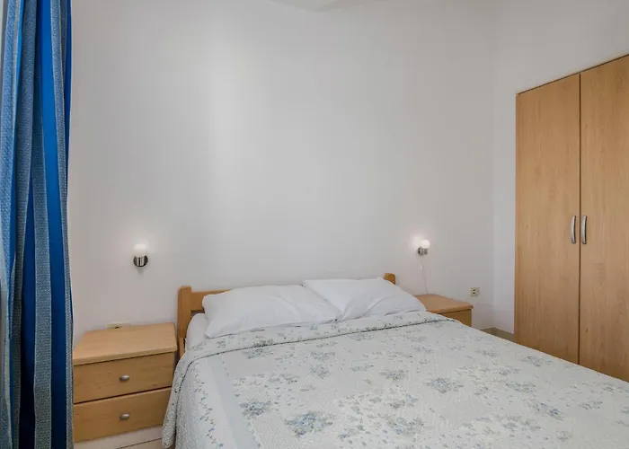 Διαμέρισμα 2 Bedroom Lovely In Salatici