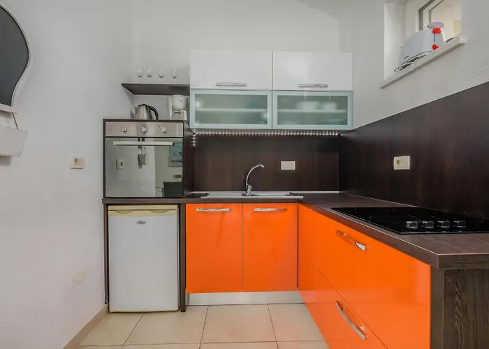Διαμέρισμα 2 Bedroom Lovely In Salatici Salatić