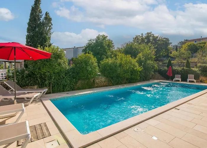 Διαμέρισμα 2 Bedroom Lovely In Salatici