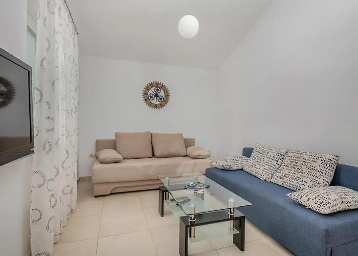 2 Bedroom Lovely In Salatici Διαμέρισμα