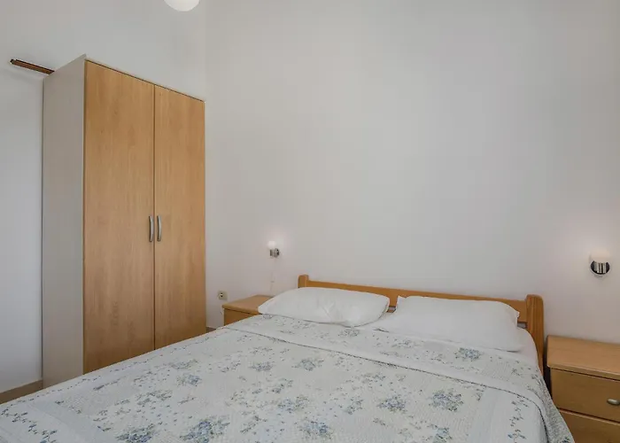 2 Bedroom Lovely In Salatici Διαμέρισμα *