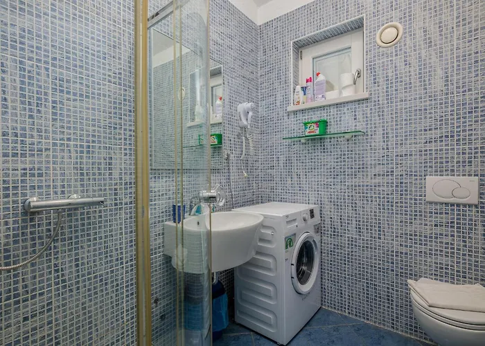 Διαμέρισμα 2 Bedroom Lovely In Salatici *