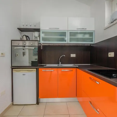 Appartement 2 Bedroom Lovely In Salatici Salatić